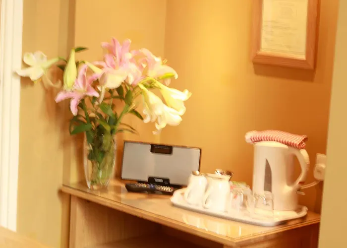 Brentwood Guest House